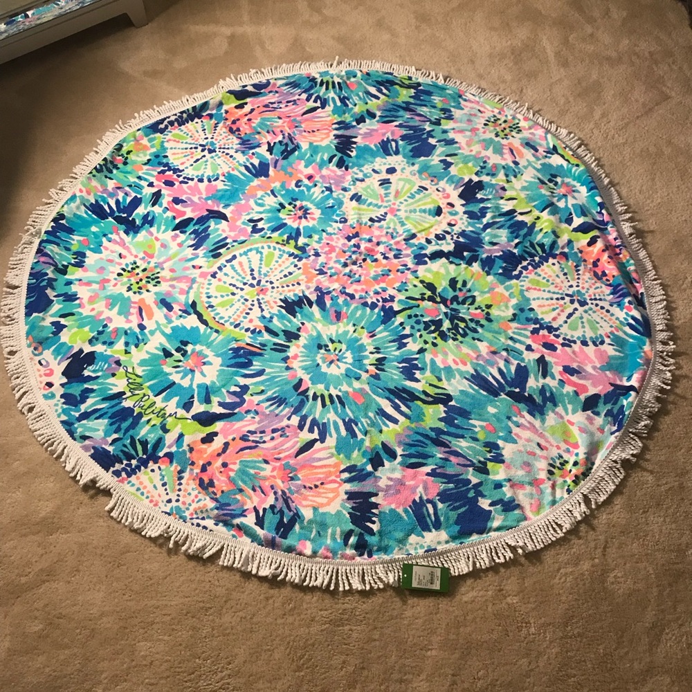 BRAND NEW LILLY BEACH TOWEL